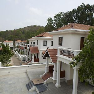 Deluxe Three-Bedroom Villa