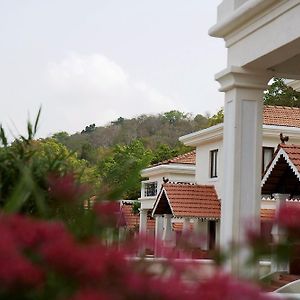 Premium Three-Bedroom Villa Pool View